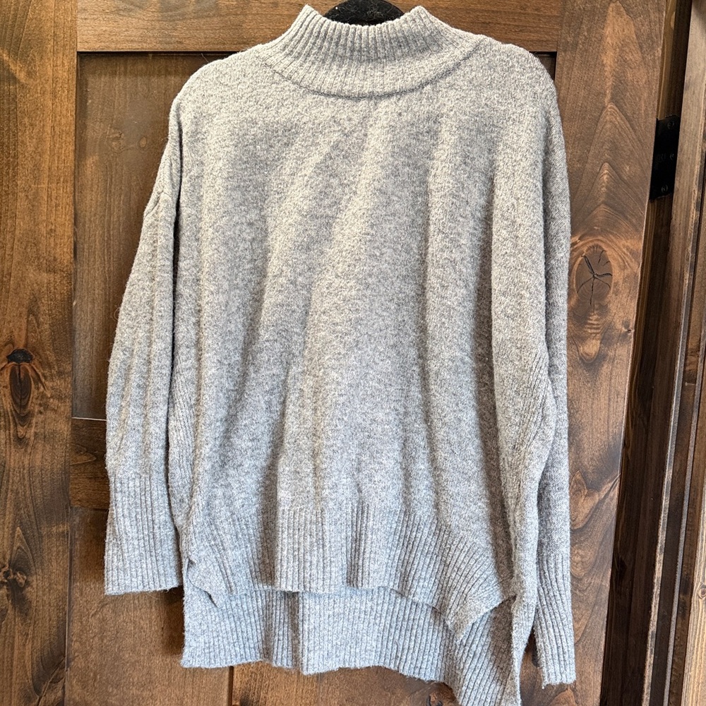 KEREN hart Light Gray Turtleneck Sweater